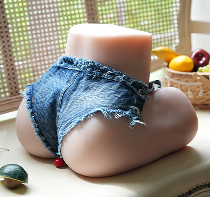 tantaly_daisy_plus_big_ass_sex_doll_seated_display